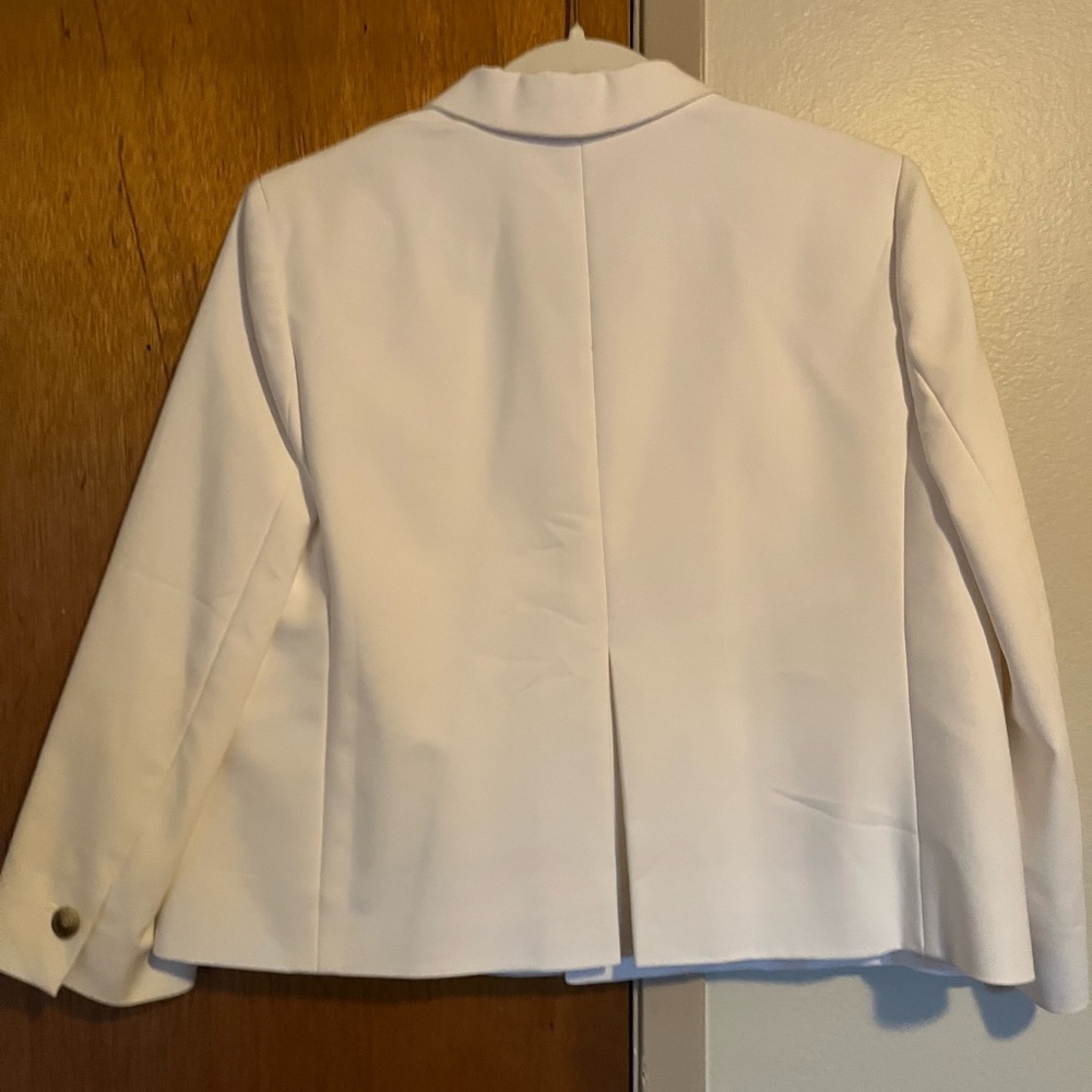 Ann Taylor White Structured Three-Button Blazer - image 3